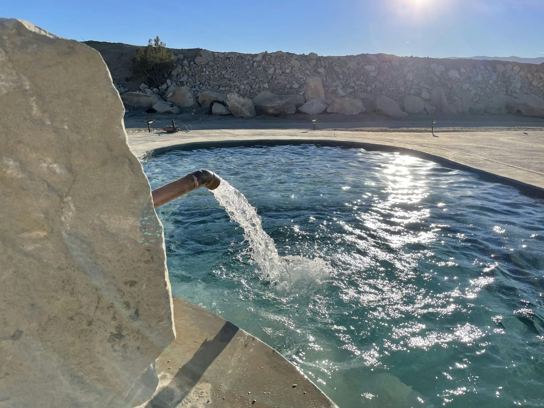 desert reef hot spring photo