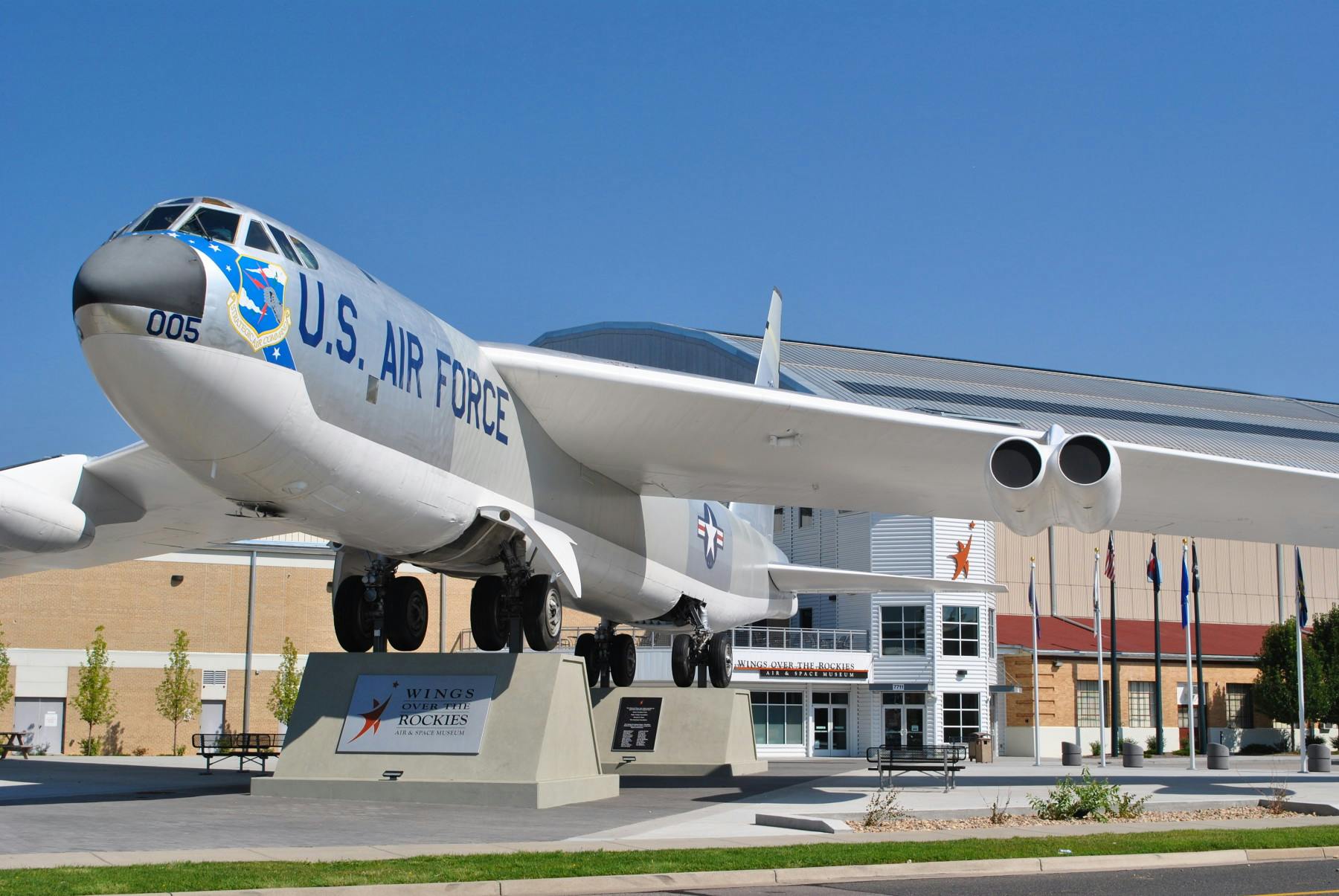 the b-52 stratofortress photo