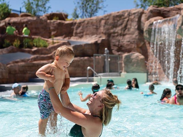 kids and adults adore the sopris splash zone with mini-water slides and falls modeled after hanging lake and the grand fountain splash pad. photo 16