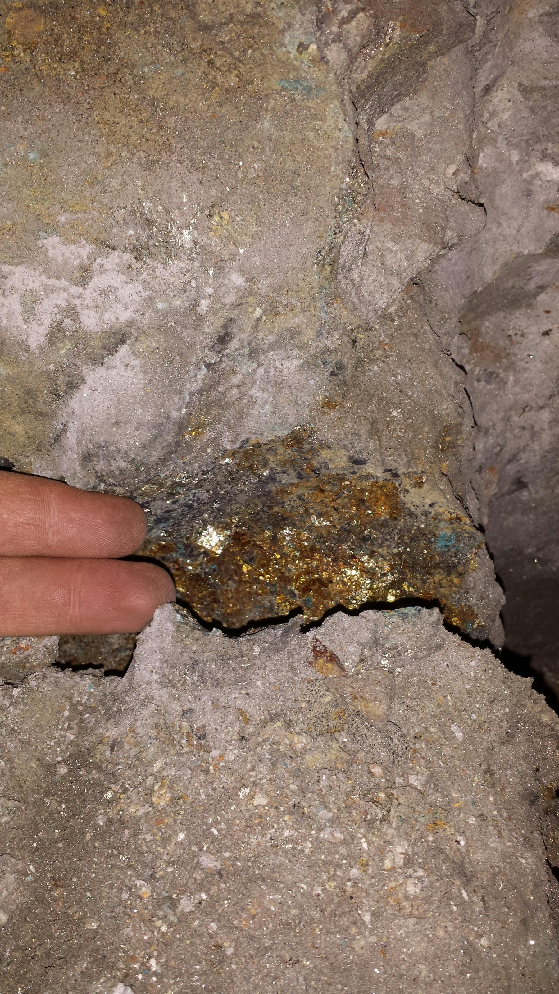 gold ore from the hidee gold mine photo 5