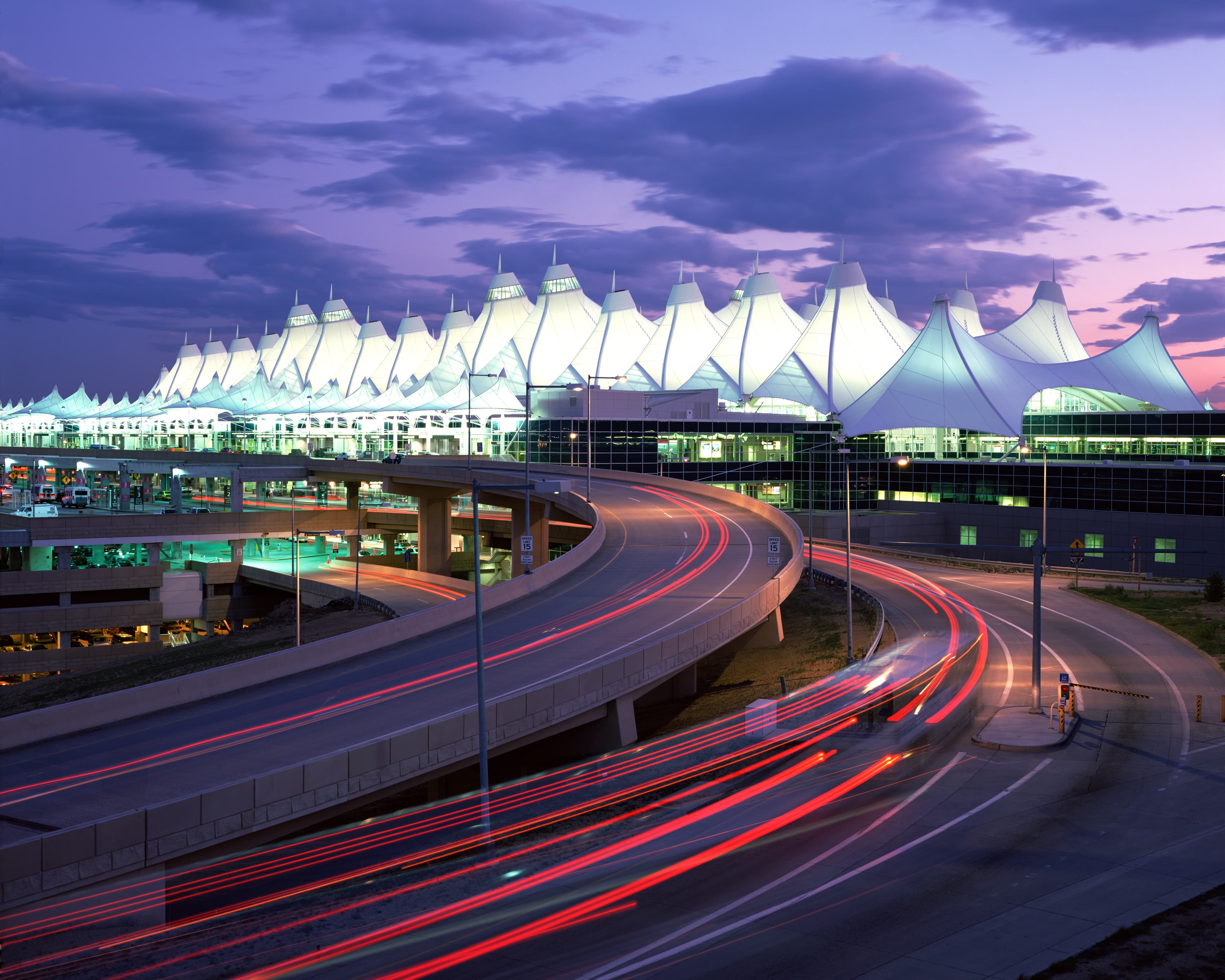 denver international airport (den) photo