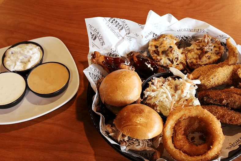 smokin' daves bbq & tap house in estes park photo