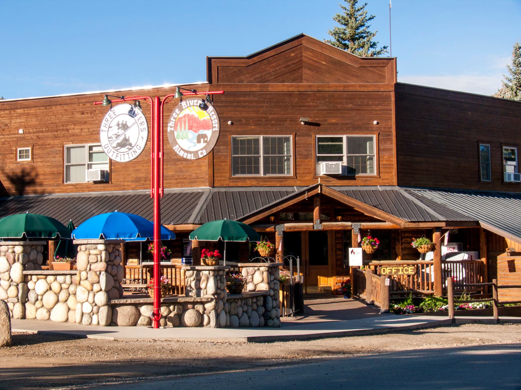 resort office & store photo